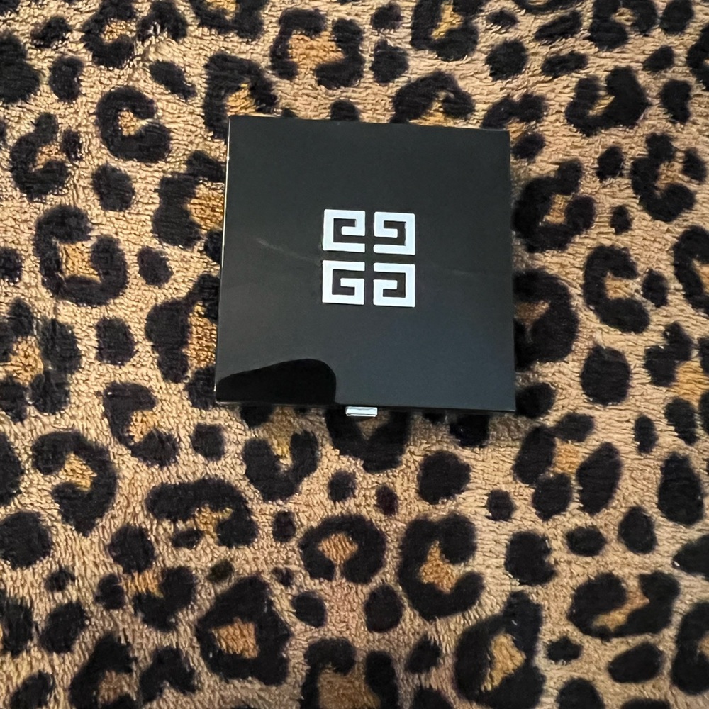 Givenchy prisme quatuor eyeshadow quad